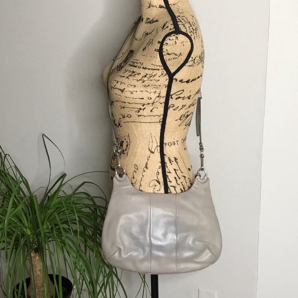 Authentic Coach crossbody - Picture 4 of 9